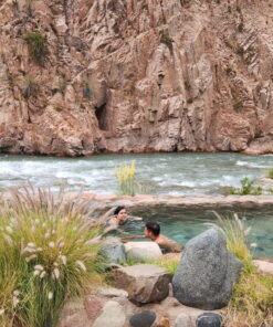 AVENTURA Y BIENESTAR EN LAS TERMAS DE CACHEUTA: MENDOZA